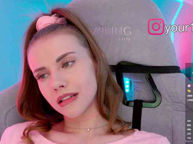 VikkiExtraCheese webcam