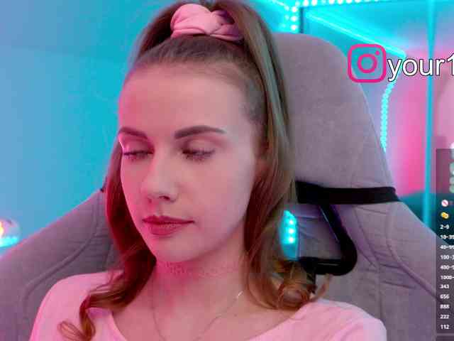 VikkiExtraCheese webcam