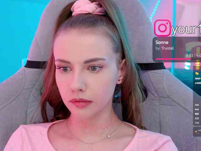 VikkiExtraCheese webcam