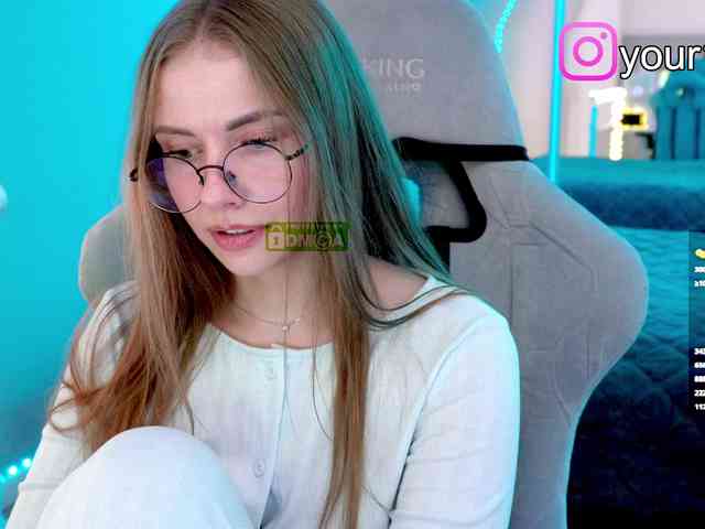 VikkiExtraCheese webcam