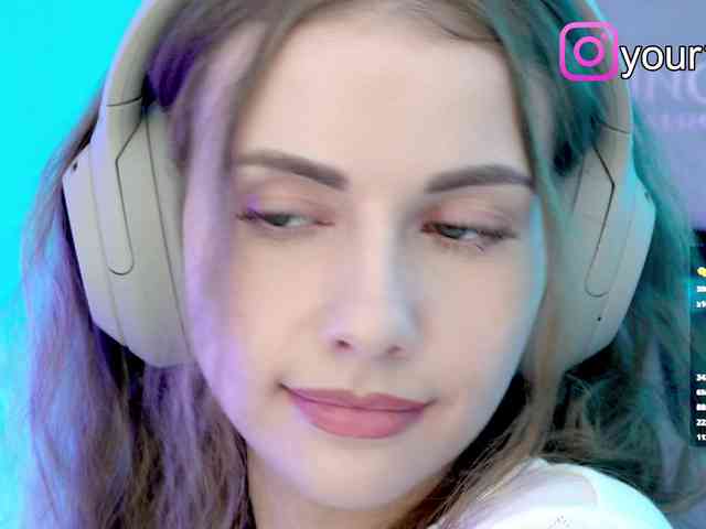 VikkiExtraCheese webcam
