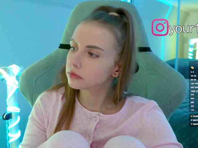 VikkiExtraCheese webcam