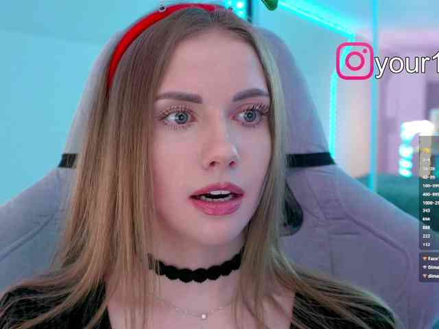 VikkiExtraCheese webcam