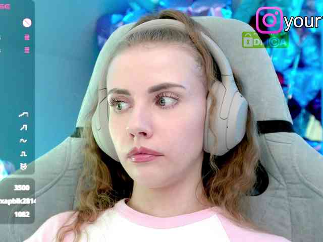 VikkiExtraCheese webcam