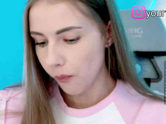 VikkiExtraCheese webcam