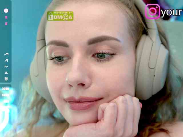 VikkiExtraCheese webcam