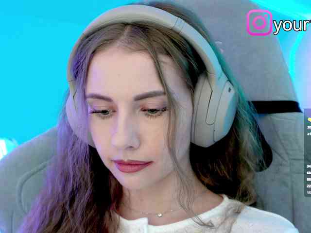 VikkiExtraCheese webcam