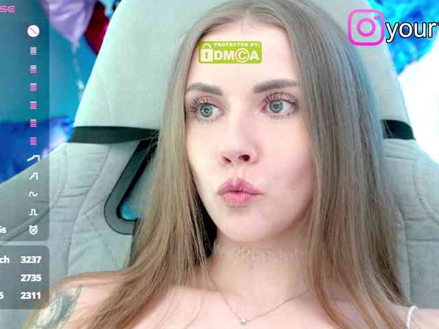VikkiExtraCheese webcam