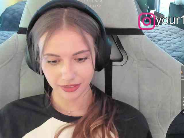 -VikkiL0vesCheese- -VikkiL0vesCheese-