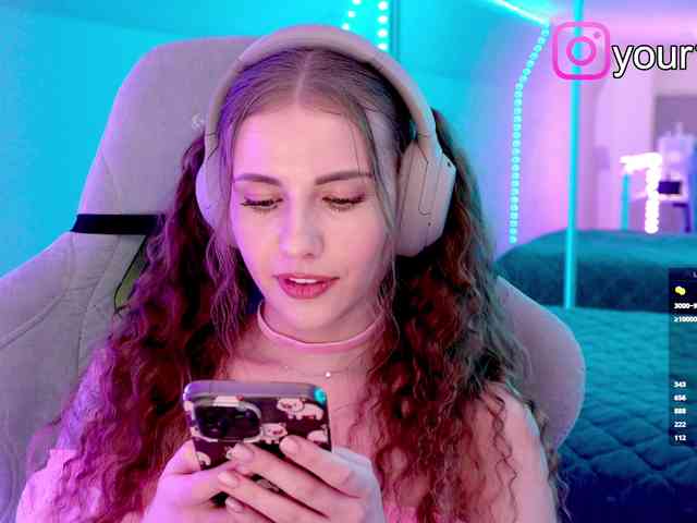 VikkiExtraCheese webcam