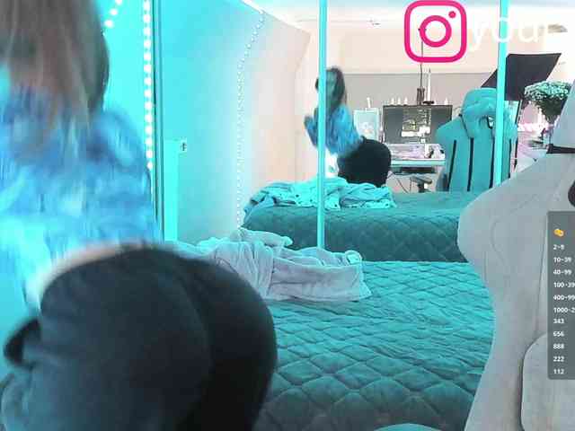 VikkiExtraCheese webcam