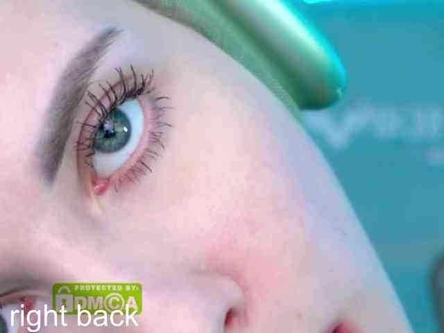 VikkiExtraCheese webcam