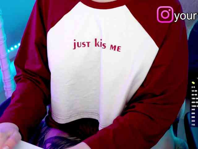 VikkiExtraCheese webcam