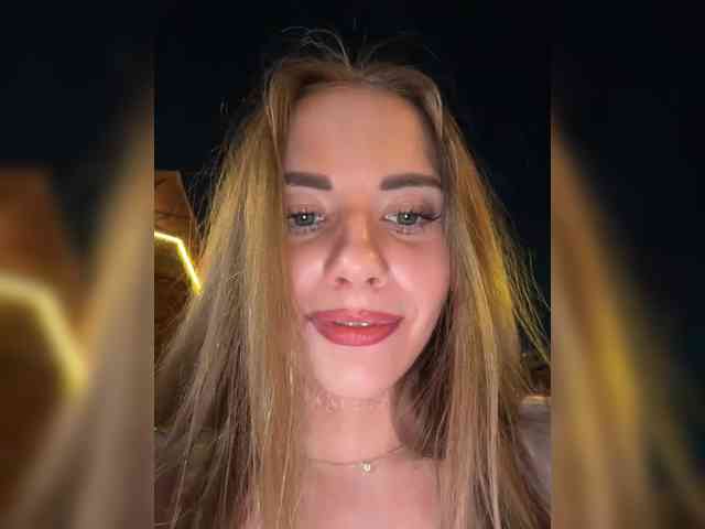 free live video chat -VikkiL0vesCheese-