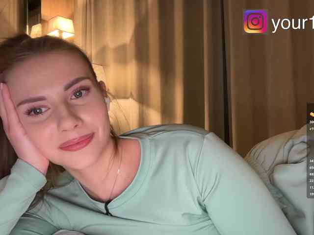 VikkiExtraCheese webcam