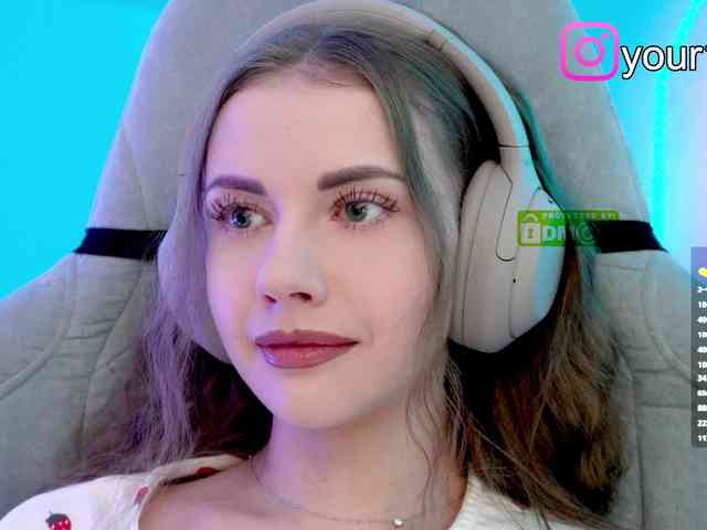 VikkiExtraCheese webcam