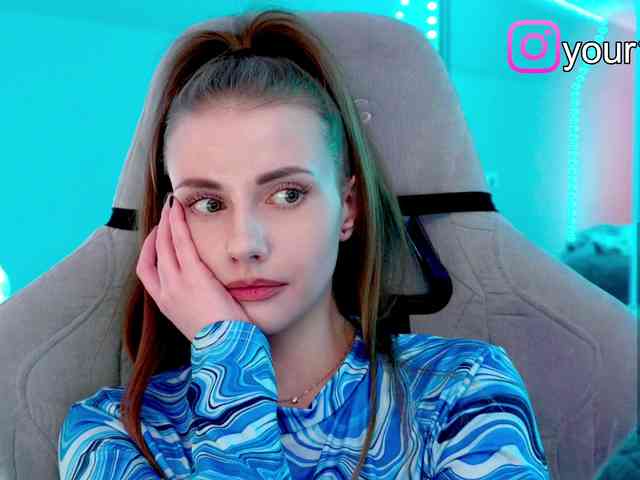 VikkiExtraCheese webcam