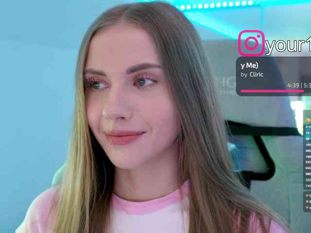 VikkiExtraCheese webcam