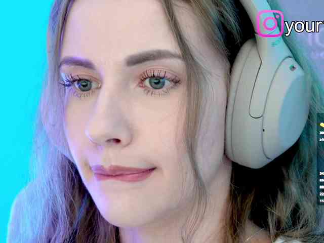VikkiExtraCheese webcam