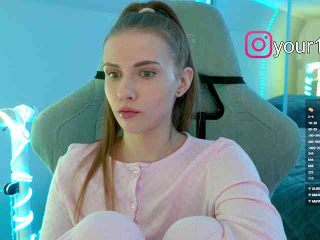 VikkiExtraCheese webcam