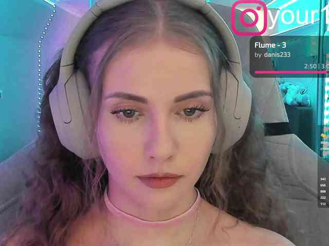 VikkiExtraCheese webcam