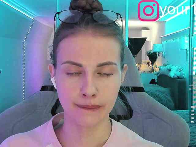 VikkiExtraCheese webcam