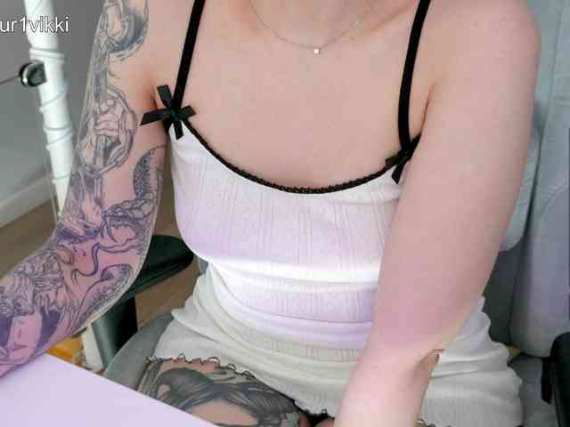 VikkiExtraCheese webcam