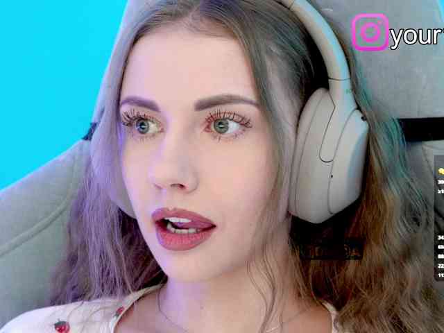 -VikkiL0vesCheese-