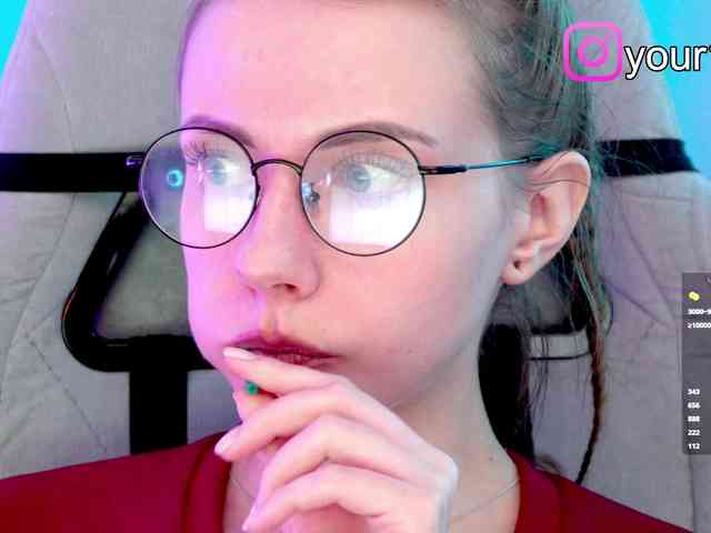 VikkiExtraCheese webcam