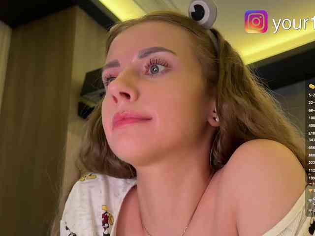 VikkiExtraCheese webcam