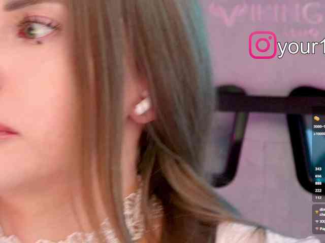 VikkiExtraCheese webcam