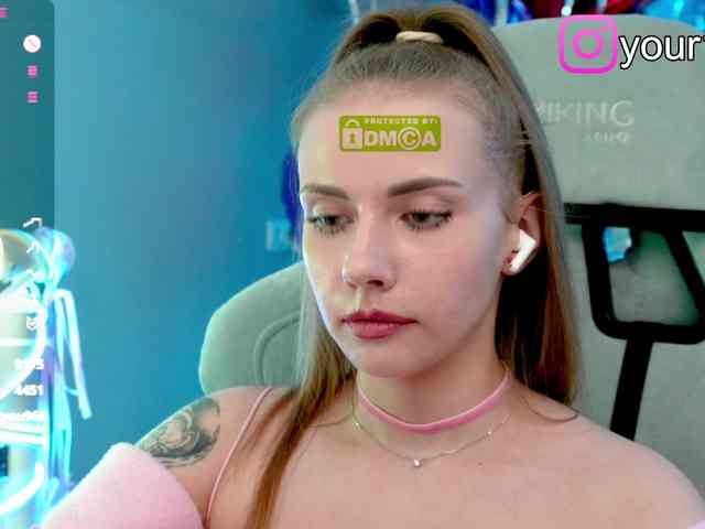 VikkiExtraCheese webcam