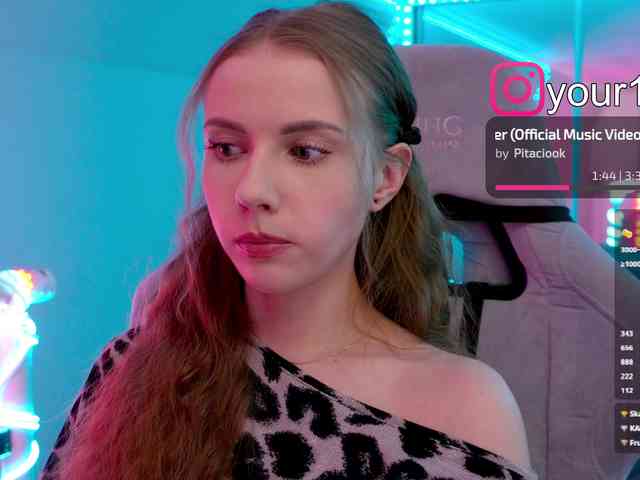 VikkiExtraCheese webcam