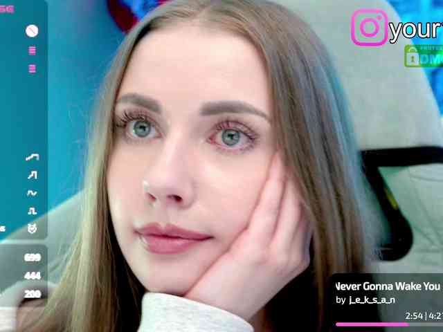 VikkiExtraCheese webcam