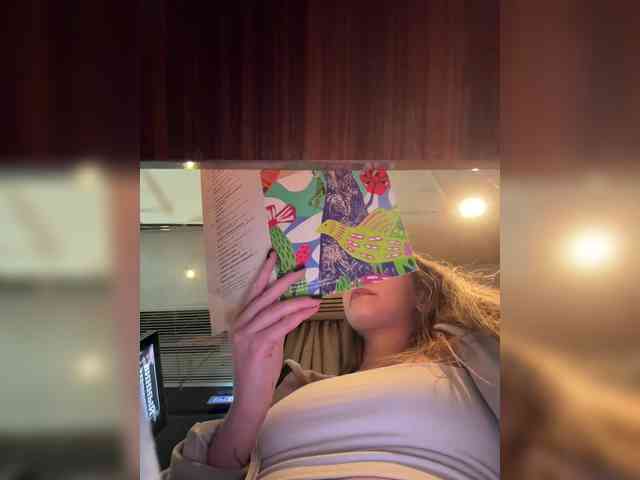 VikkiExtraCheese webcam