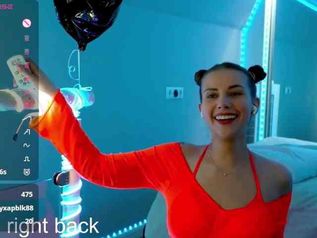 VikkiExtraCheese webcam