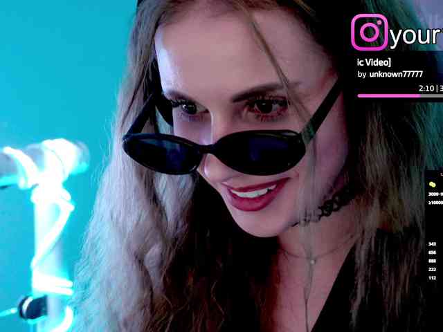 VikkiExtraCheese webcam