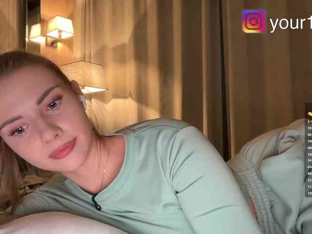 VikkiExtraCheese webcam