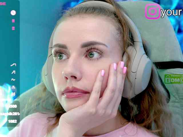 VikkiExtraCheese webcam