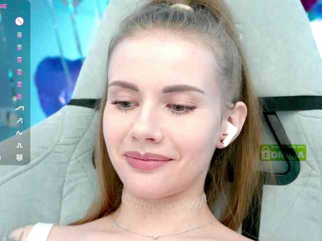 VikkiExtraCheese webcam