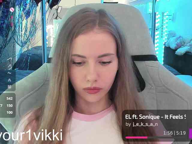 VikkiExtraCheese webcam