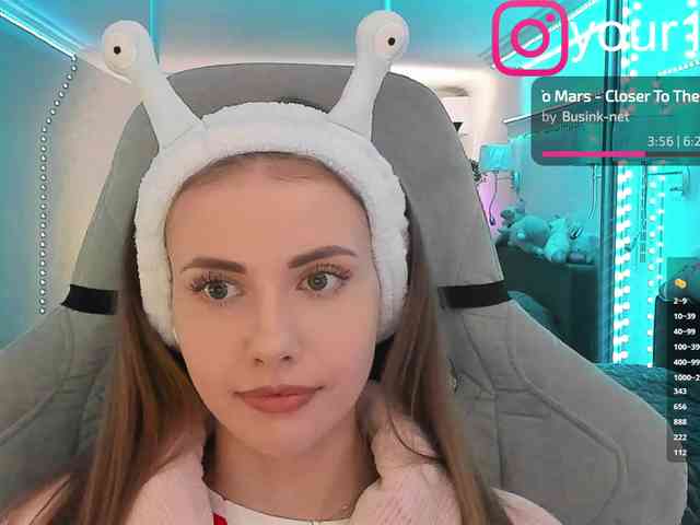 VikkiExtraCheese webcam