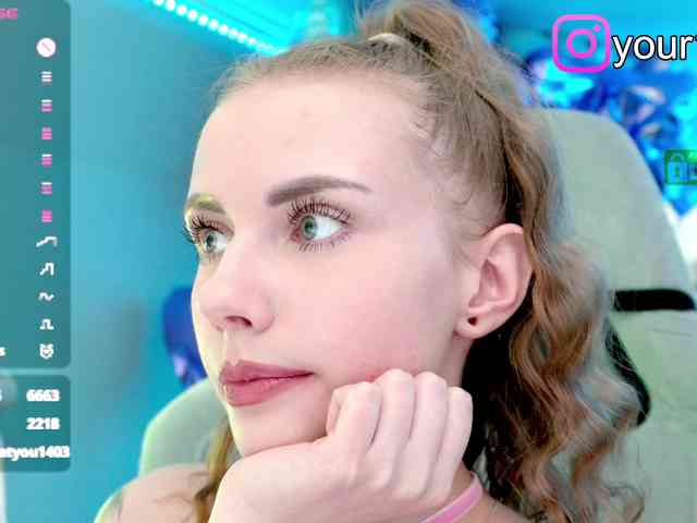 VikkiExtraCheese webcam