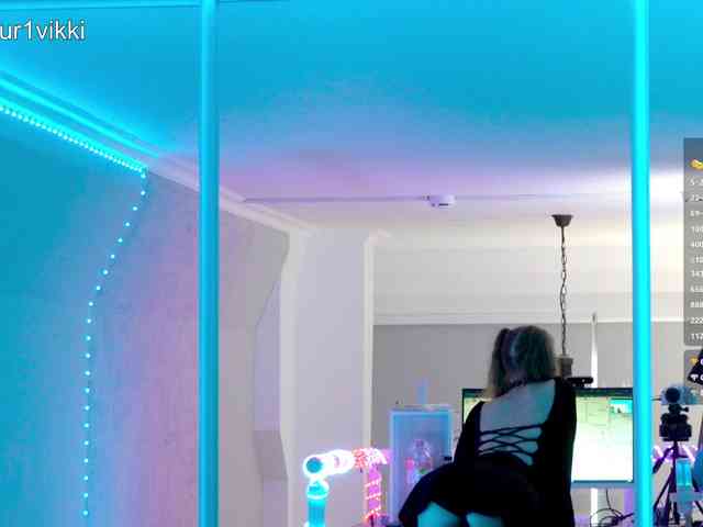 VikkiExtraCheese webcam