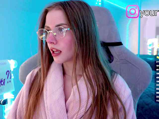 VikkiExtraCheese webcam