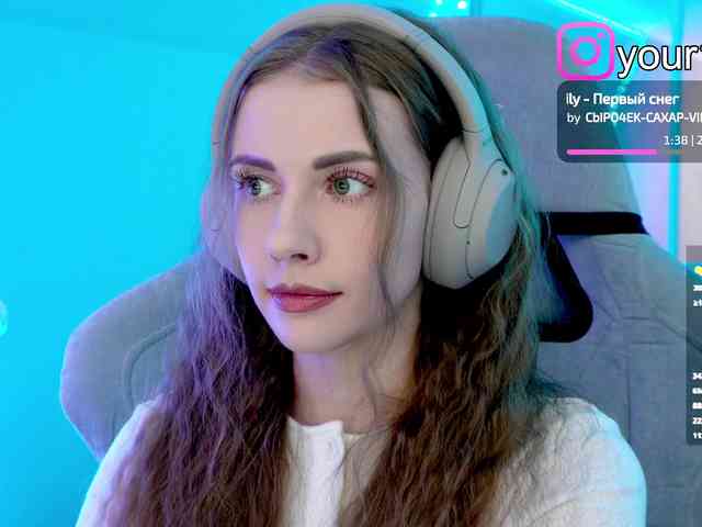 VikkiExtraCheese webcam