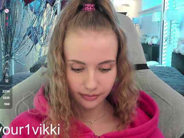 -VikkiL0vesChees... Live Webcam on BongaCams