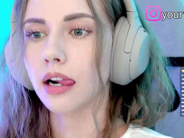 VikkiExtraCheese webcam
