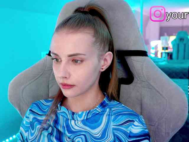 VikkiExtraCheese webcam