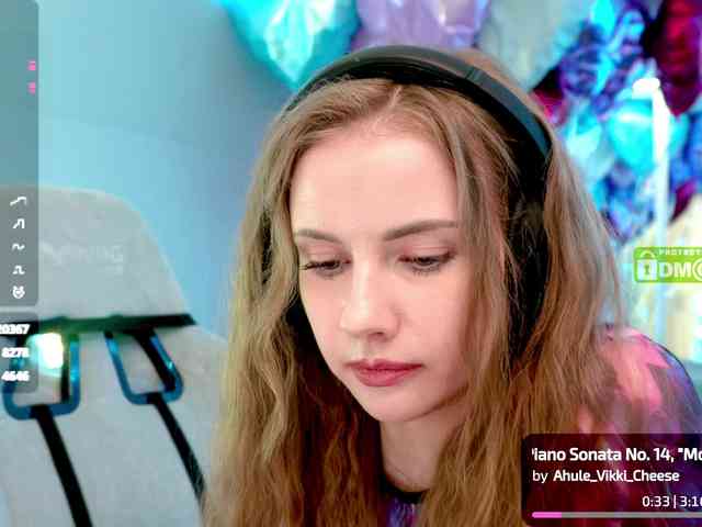 VikkiExtraCheese webcam